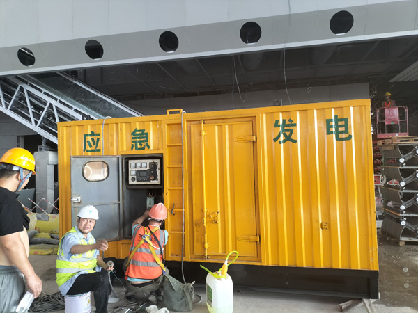 崇阳怎样判断空气滤清器是否需要更换？